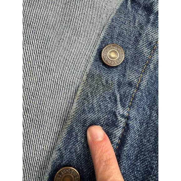 Vintage Levis Medium Jean Jacket Blue Denim Trucker Western Made In USA 1980s - Picture 10 of 10